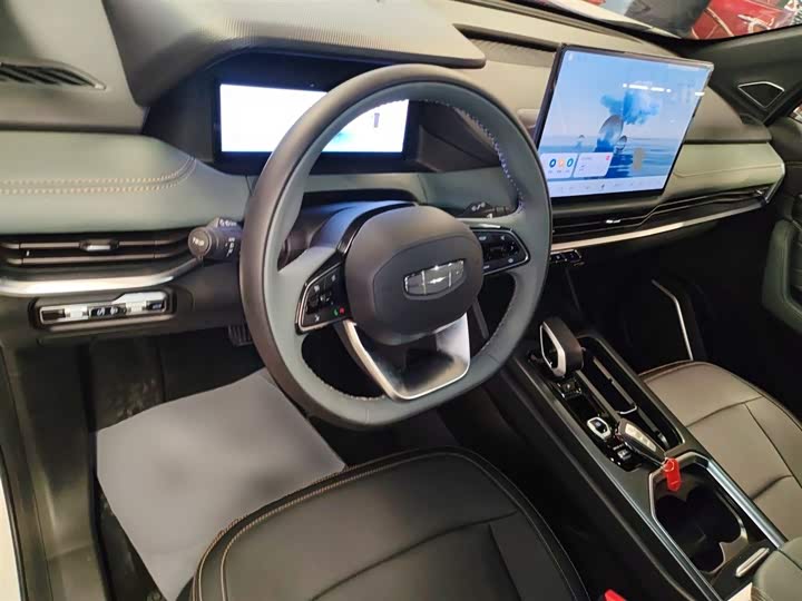 Фото 11 - Geely Okavango L