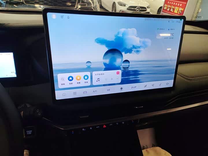 Фото 13 - Geely Okavango L