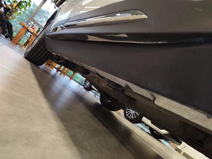 Фото 21 - Geely Okavango L