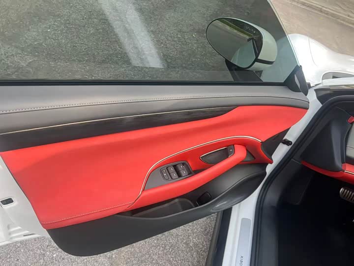 Фото 12 - Xiaomi SU7