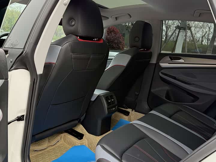 Фото 9 - Volkswagen Lamando L