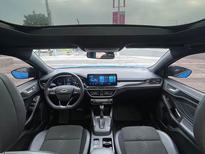 Фото 17 - Ford Focus