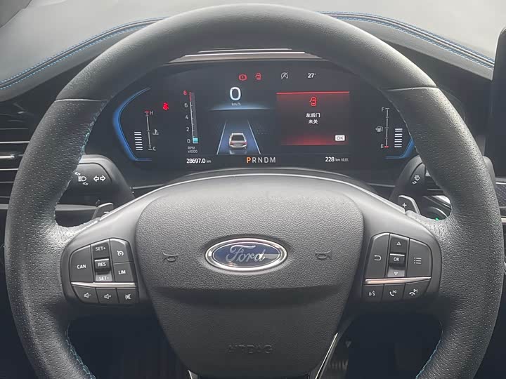 Фото 18 - Ford Focus