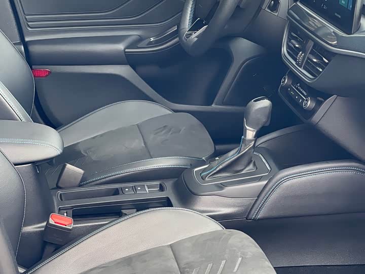 Фото 24 - Ford Focus