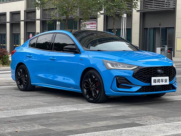 Фото 3 - Ford Focus