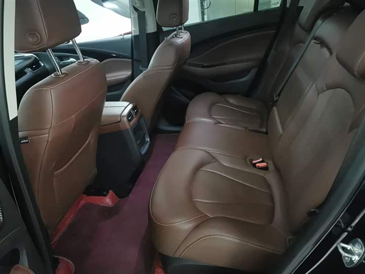 Фото 17 - Buick Envision Plus