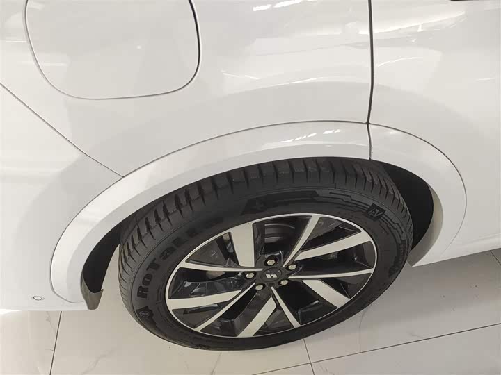 Фото 26 - LiXiang L7