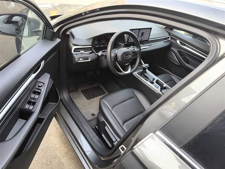 Фото 16 - Geely Emgrand