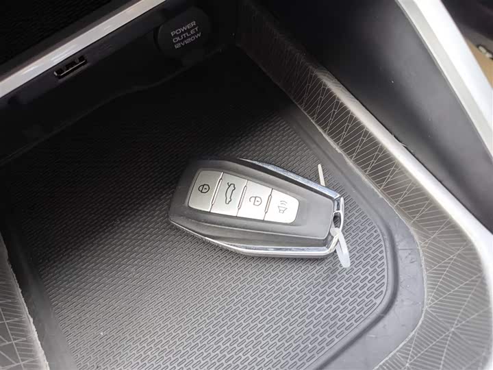 Фото 9 - Geely Emgrand