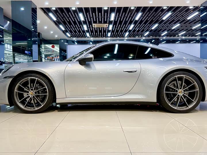 Фото 3 - Porsche 911