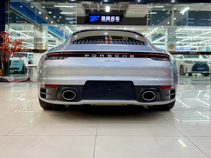 Фото 4 - Porsche 911