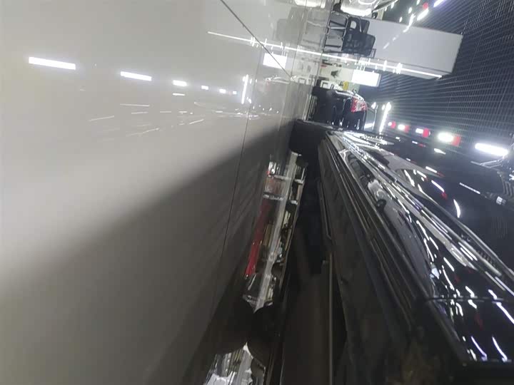 Фото 22 - Hongqi HQ9