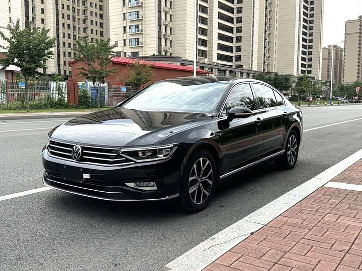 Фото 1 - Volkswagen Magotan