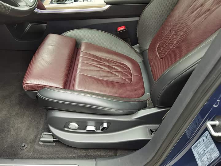 Фото 20 - Hongqi HS7