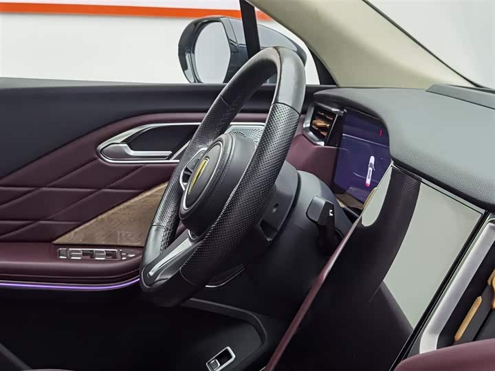 Фото 22 - Hongqi HS7