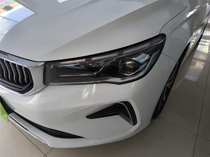 Фото 24 - Geely Emgrand