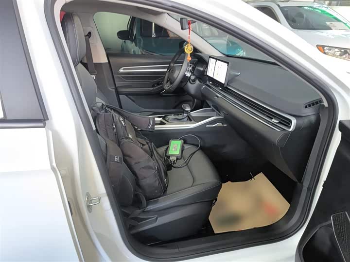 Фото 25 - Geely Emgrand