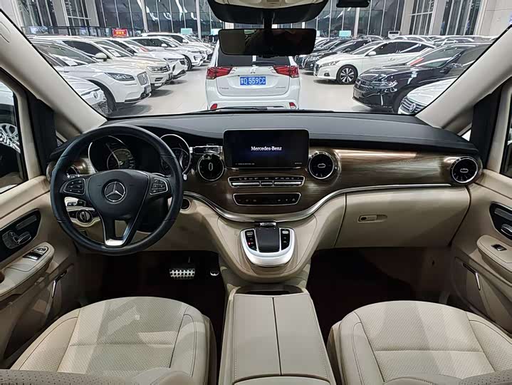 Фото 2 - Mercedes-Benz V-Class