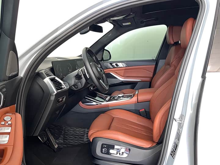 Фото 10 - BMW X7