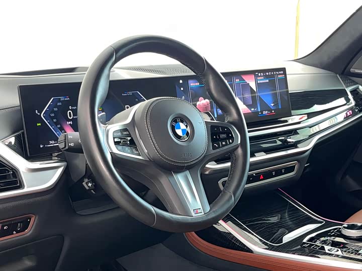 Фото 13 - BMW X7