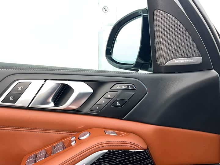 Фото 14 - BMW X7