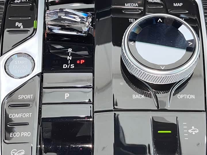 Фото 16 - BMW X7