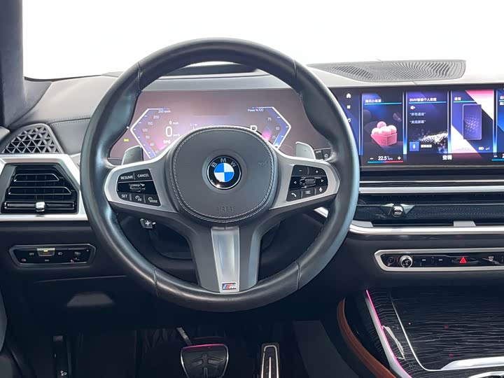 Фото 17 - BMW X7