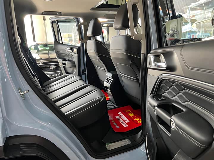 Фото 10 - Tank 300 Hybrid