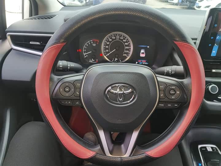 Фото 11 - Toyota Corolla