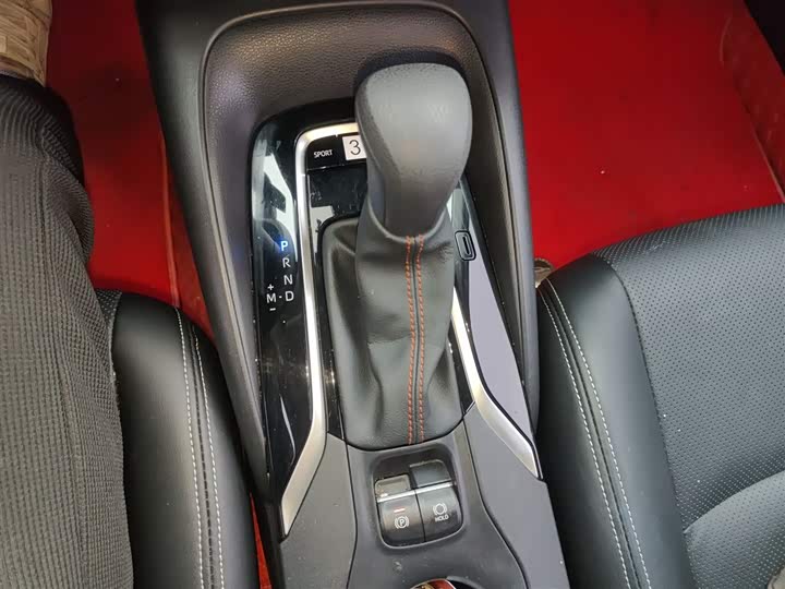 Фото 14 - Toyota Corolla