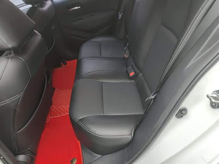 Фото 17 - Toyota Corolla