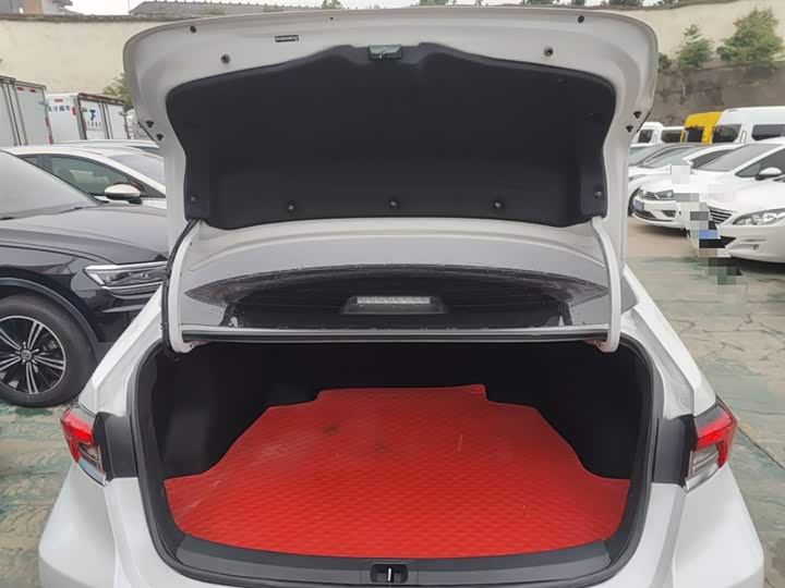 Фото 19 - Toyota Corolla