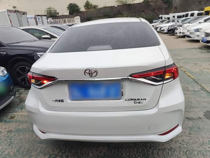 Фото 6 - Toyota Corolla