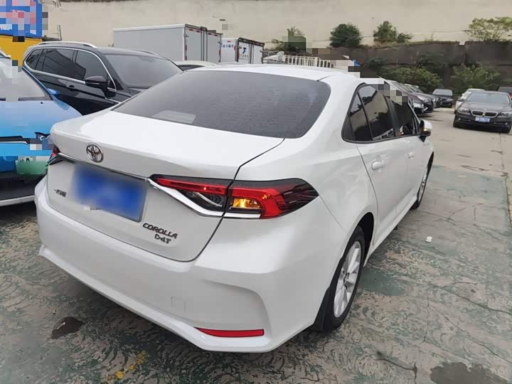 Фото 7 - Toyota Corolla