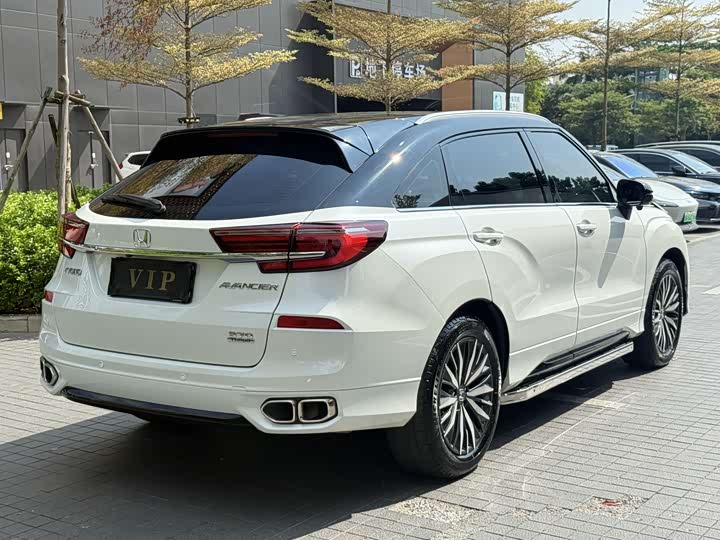 Фото 10 - Honda Avancier