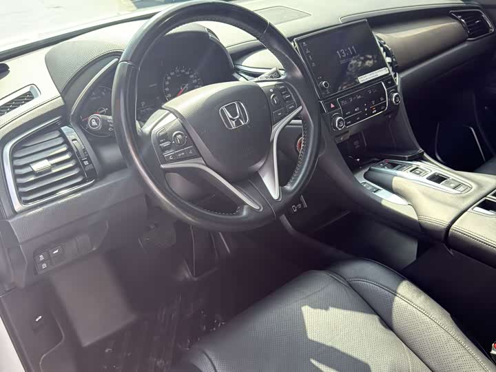 Фото 5 - Honda Avancier