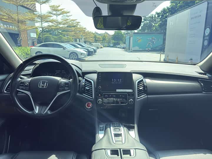 Фото 6 - Honda Avancier