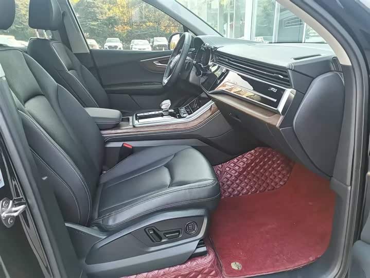 Фото 11 - Audi Q7