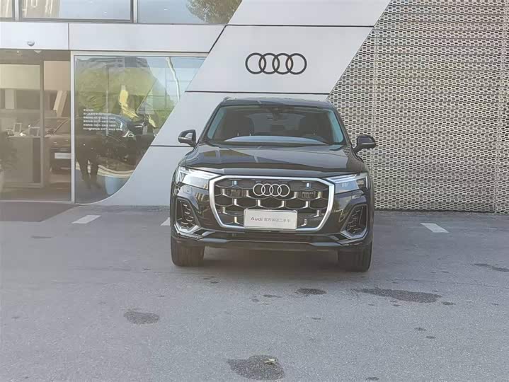 Фото 2 - Audi Q7