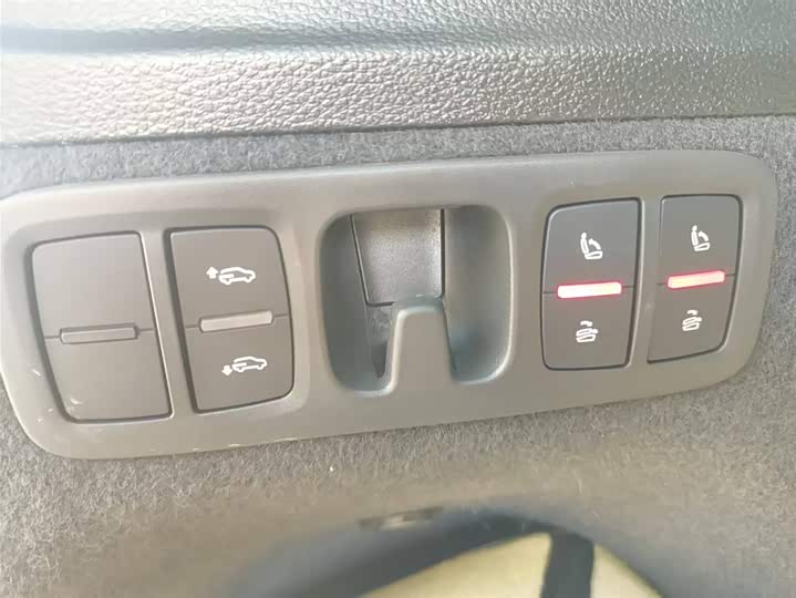 Фото 20 - Audi Q7