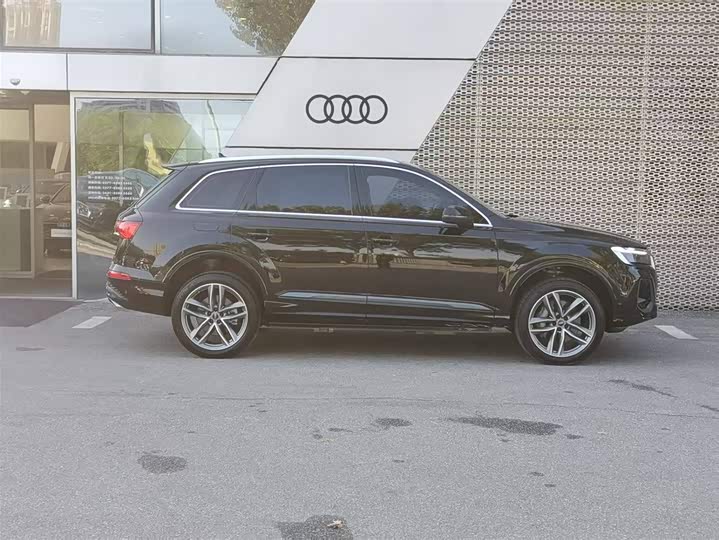 Фото 4 - Audi Q7