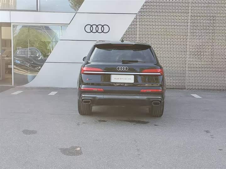Фото 6 - Audi Q7