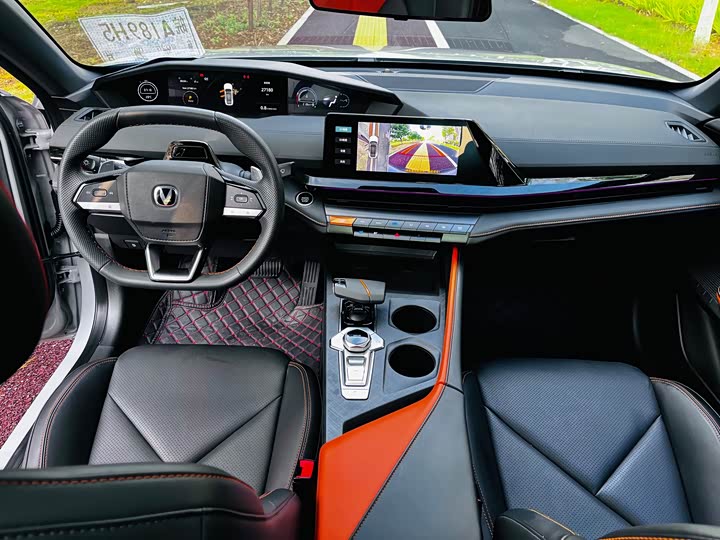 Фото 11 - Changan UNI-V