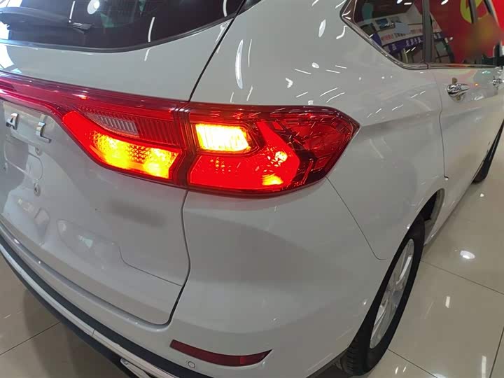 Фото 8 - Haval M6