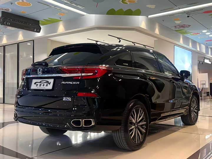 Фото 9 - Honda Avancier