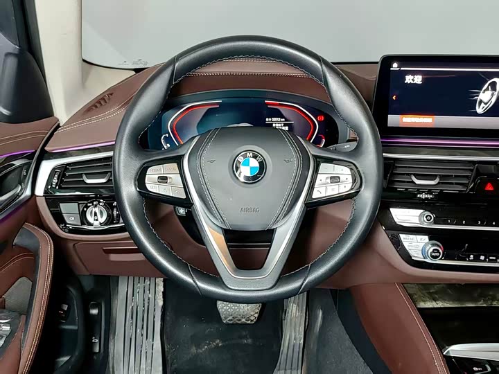 Фото 14 - BMW 5 Series