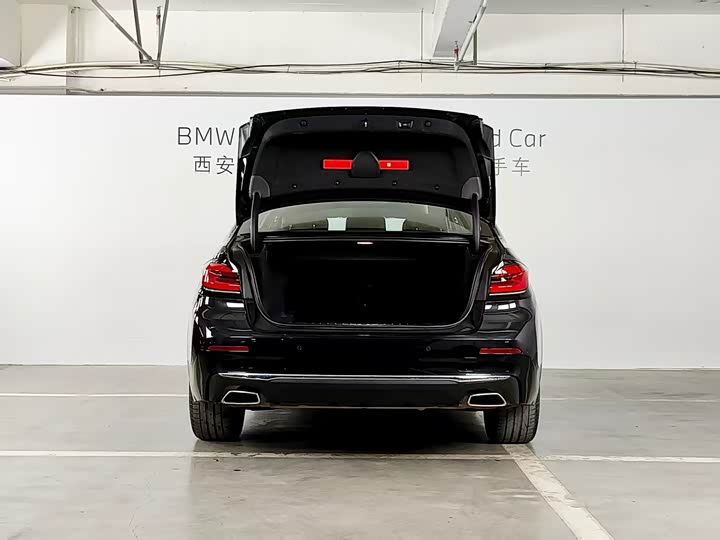 Фото 16 - BMW 5 Series