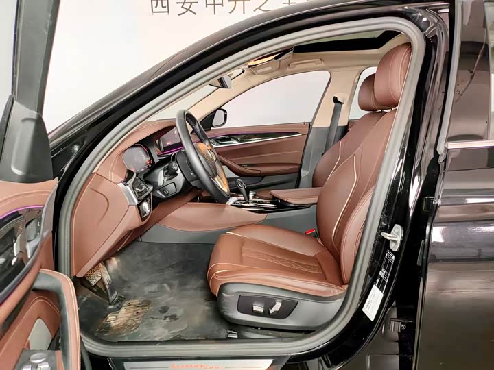 Фото 5 - BMW 5 Series