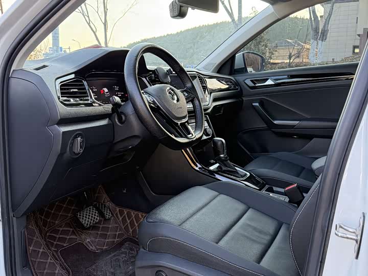 Фото 4 - Volkswagen T-Roc