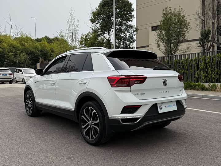 Фото 7 - Volkswagen T-Roc